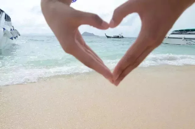 中国第一位确认HIV患者与其艾滋病夫人生下了健康宝宝......